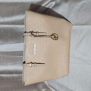 Michael Kors Jet Set Travel Medium CarryAll Tote in Oyster